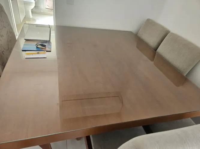 Mesa quadrada de 6 lugares