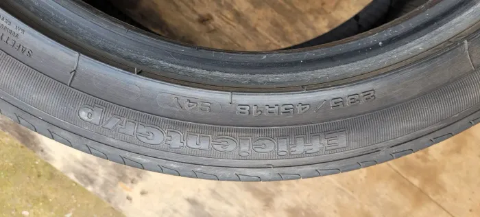 Pneu Goodyer aro 18
