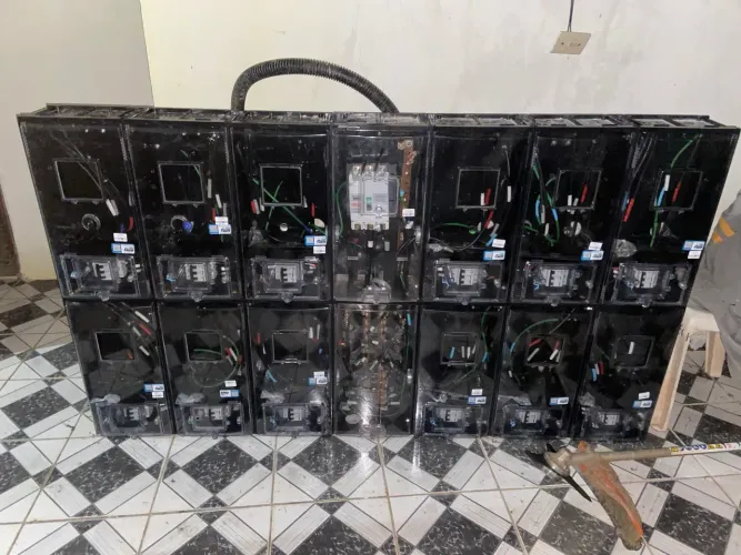 Padrão coelba 12 quadros