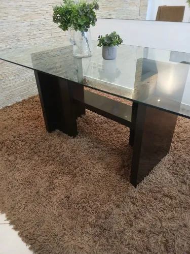 Mesa de vidro temperado de 8mm espessura X 0,90 X 1,60 com base  madeira, perfeito estado