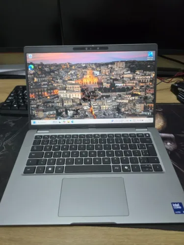 Notebook dell latitude ultra 5 16gb ddr5 m2 512gb teclado retro iluminado tela 14