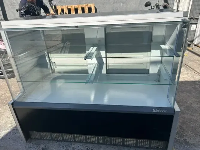 VITRINE NEUTRA GELOPAR