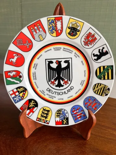Prato Decorativo de Parede Alemanha 25cm Brasões Estados