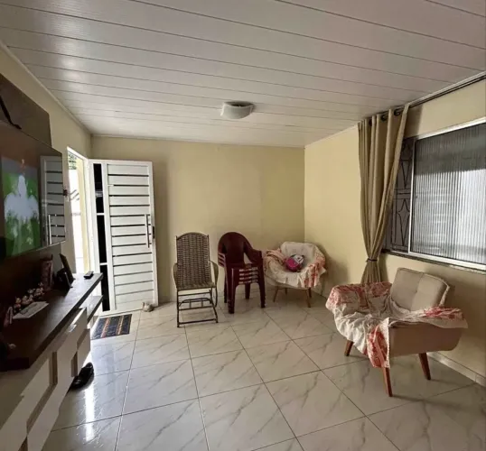 Vendo casa com 3 quartos em Benevides