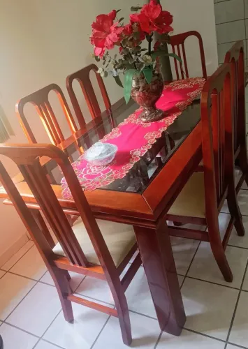 Mesa e Aparador 