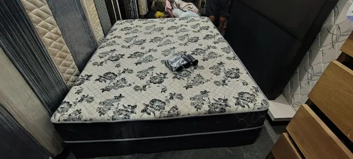CAMA BOX CASAL DE MOLAS USADA R$380 ENTREGA GRÁTIS