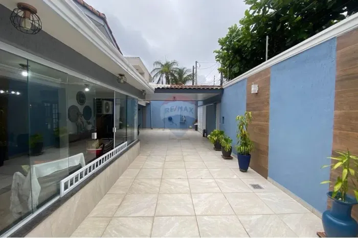 Casa c/ Piscina para comprar no Jardim Guaiuba, SP
