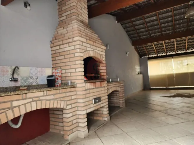 Sobrado na Vila Formosa com 2 quartos, 1 suíte e 4 vagas.