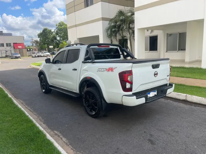 Nissan Frontier Pro4x CD 4X4 2.3 Bi-TB Die. AUT 2024