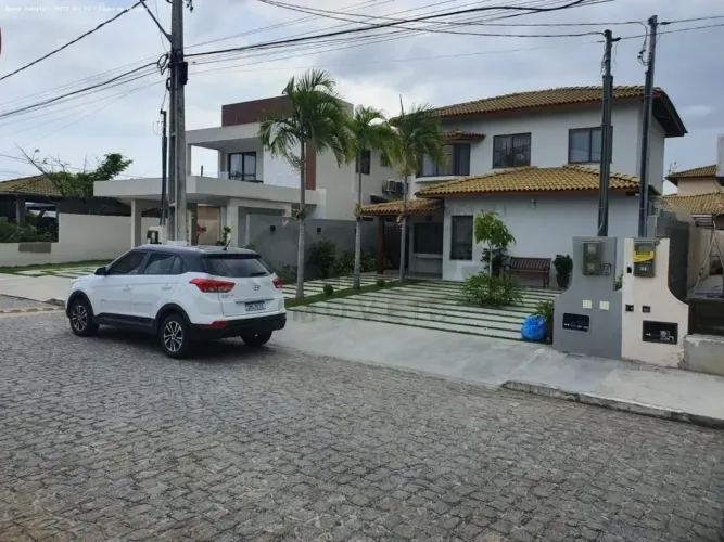 Casa Duplex no Condomínio Alamedas do Sol com 275m², 4 Quartos, Varanda, 2 Garagens e Laze