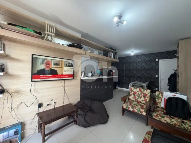 Apartamento de 2 dormitórios à venda no Pantanal
