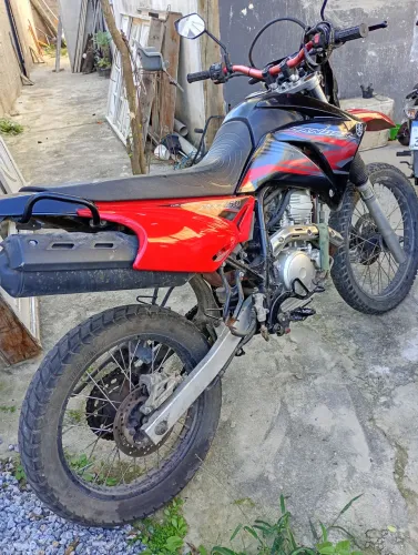 Moto XTZ 250cc em ótimo estado