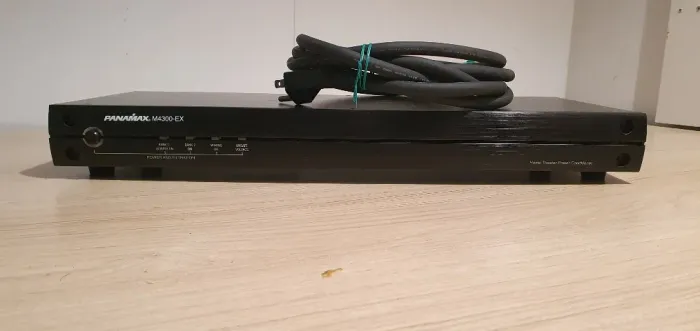 Condicionador de energia Panamax M4300-EX