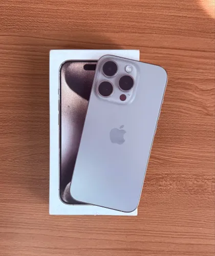 iPhone 15 pro de 128GB Bateria 85% natural 