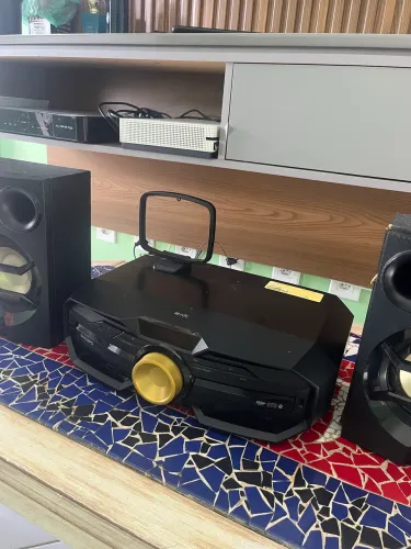 Caixa de som Philips com defeito 
