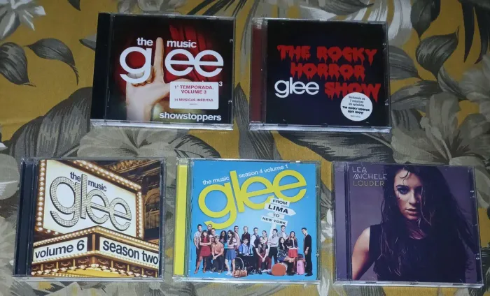 Cds da série "Glee" e Lea Michele (Rachel Berry) - Louder