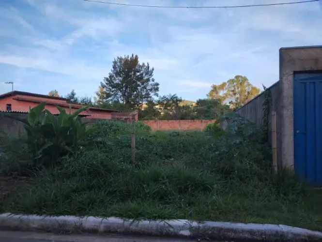 Lote Balneário Água Limpa 800 metros