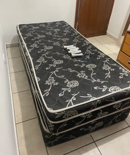 Cama Box de Solteiro Usada