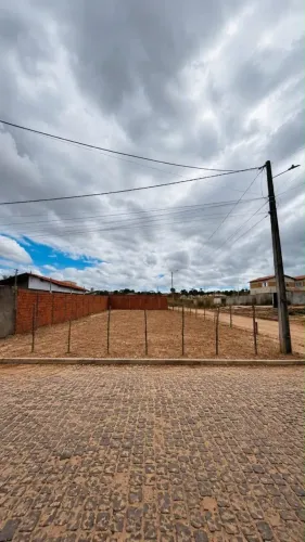 Imóvel para venda possui 420 metros quadrados em Angelim - Teresina - PI