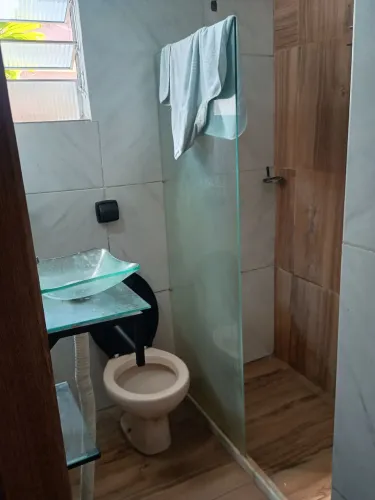 Vende-se casa em condomínio fechado 