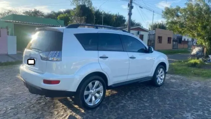 Mitsubishi Outlander 2.0 16V 160cv Aut. 2012