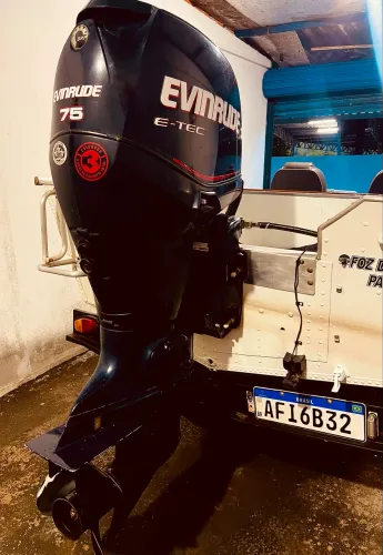 Motor de Lancha Evinrude Etec 75 HP