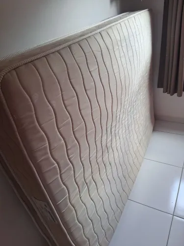 Vendo Colchão para cama de Casal (Preço Negociável)