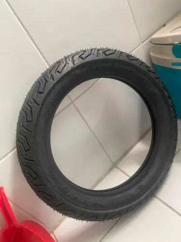 ? Pneu de Moto 100/80-14 - Nunca Usado