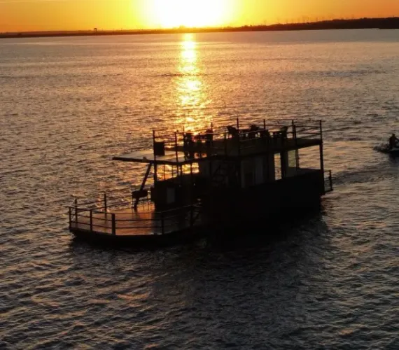 Flutuante Catamarã
