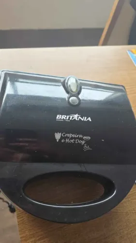 Crepeira e hotdog six pouco usada Britânia 110V