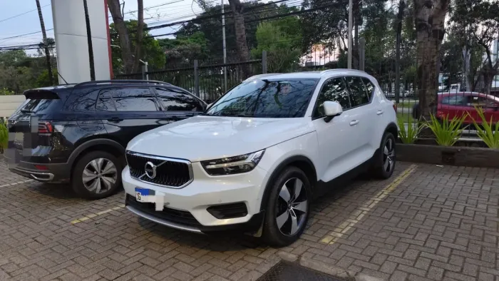 Volvo XC40 T-5 Momentum 2.0 252cv AWD 2020