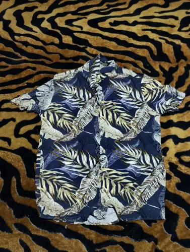 Camisa havaiana