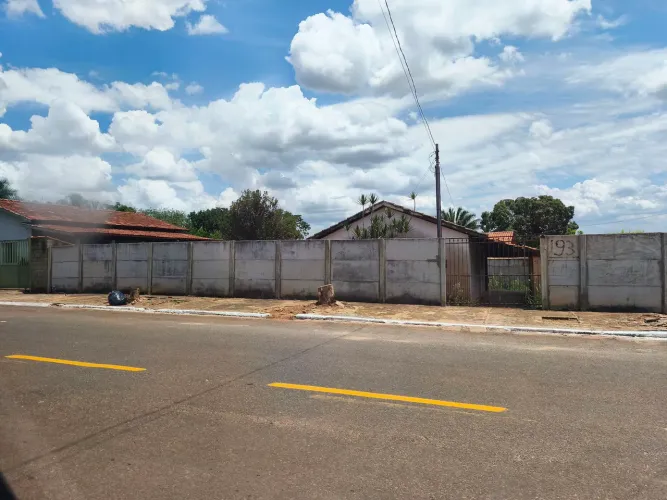Casa em Cromínia - lote de 400 m² - Tem escritura