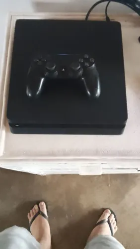 PS4 1TB com 1 Controle Original + Jogos Mídia Física - Semi Novo