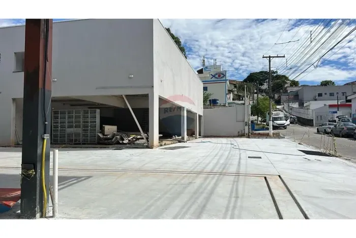 Excelente ponto comercial para farmácia no centro de Arujá