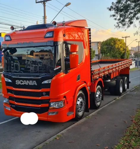 Scania P360 8x2 Carroceria Ano 2022