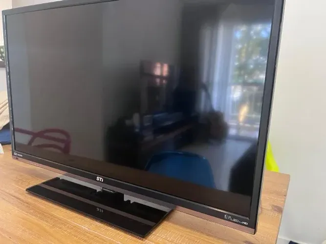 TV LED Semp Toshiba 39" Full HD - Excelente estado