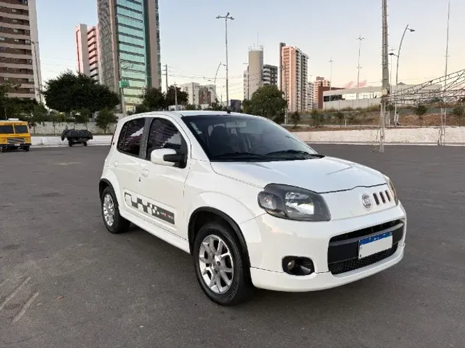 Fiat Uno Sporting 1.4 EVO Fire Flex 8V 4P 2012