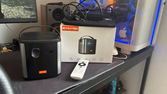 Projetor 4k 3d com Google tv e bateria imbutida U80MAX