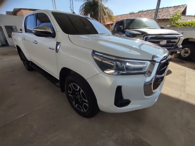 Toyota Hilux CD SRX Plus 4X4 2.8 TDI Die. Aut. 2024