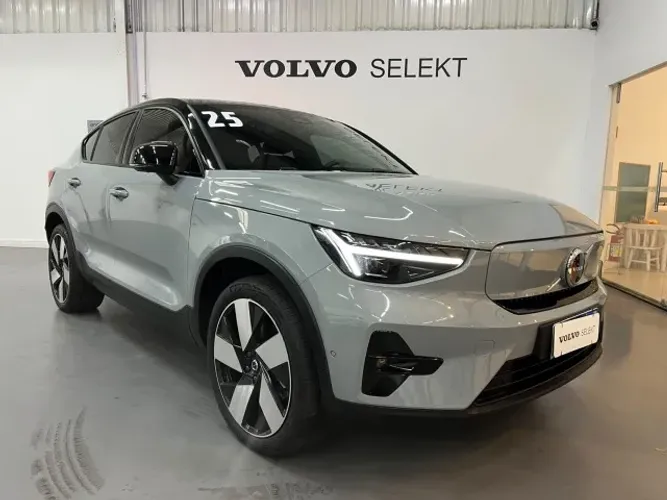 Volvo EC40 Ultra P8 (elétrico) 2025