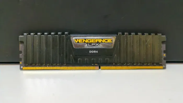 Memória RAM Corsair 8GB 3000MHz