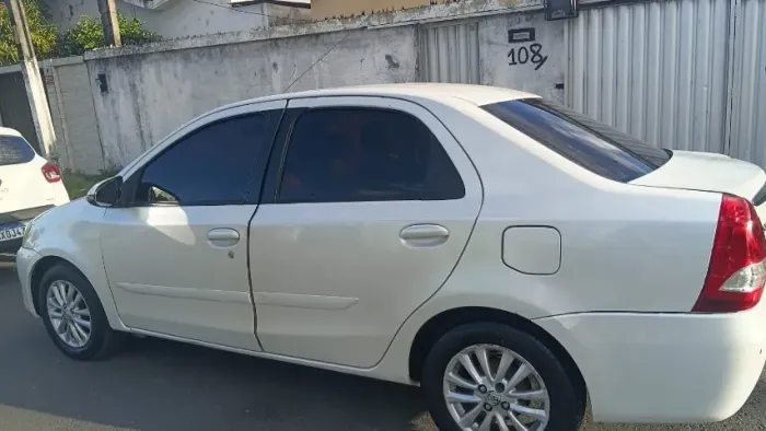 Toyota Etios XLS Sedan 1.5 Flex 16V 4P Mec. 2016