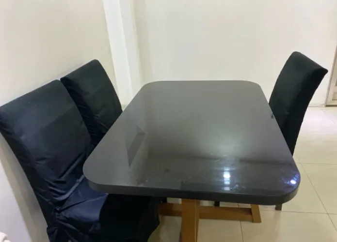 Mesa de Jantar com 3 Cadeiras - Tampo de Vidro