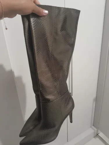 Bota Luísa Barcelos Original tamanho 37 - Cinza bronze brilhante - Cano longo - Salto fino
