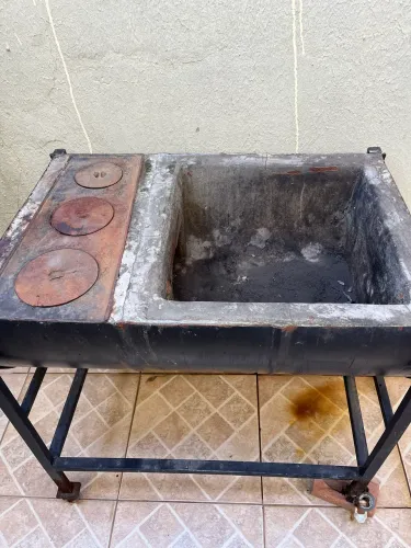 Churrasqueira com fogão a lenha
