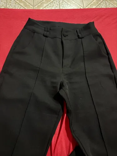 Calça preta tamanho M 