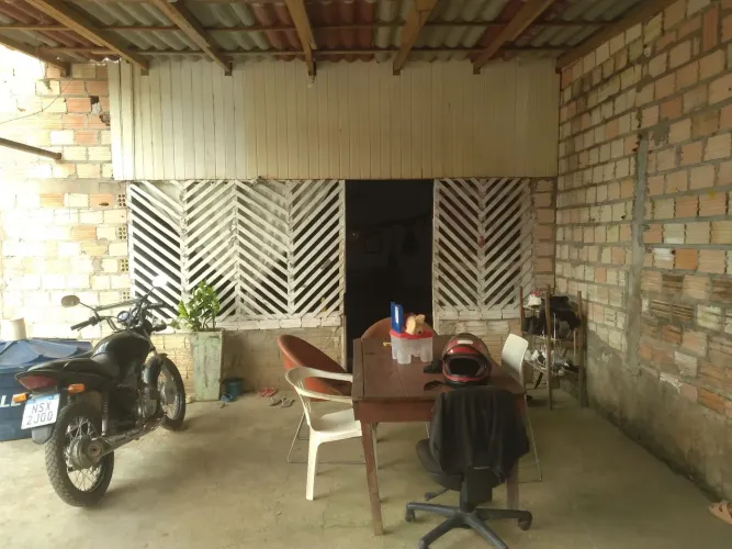 Vendo uma casa no Bairro Mararú,na rua Castelo Branco..