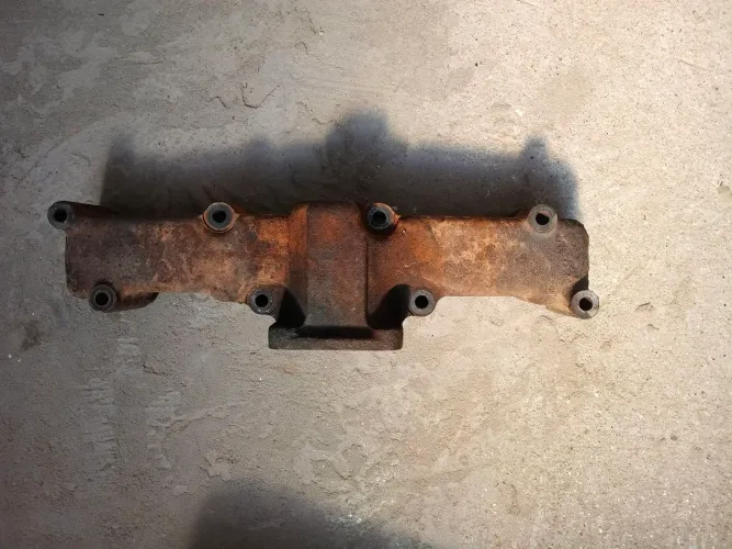 Tubo de saída para o escapamento motor Yanmar 4TNV98 XBV