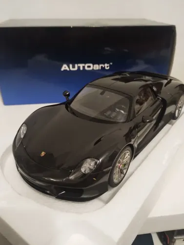 Miniatura Autoart 1/18 Porsche 918 Spider
